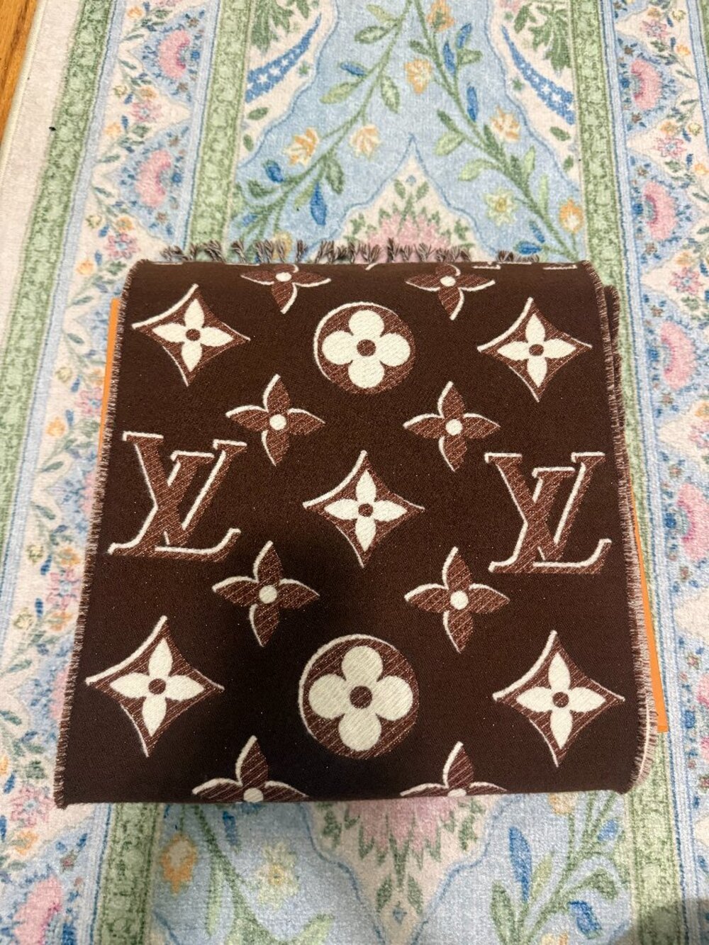 Louis Vuitton Reykjavik Scarf